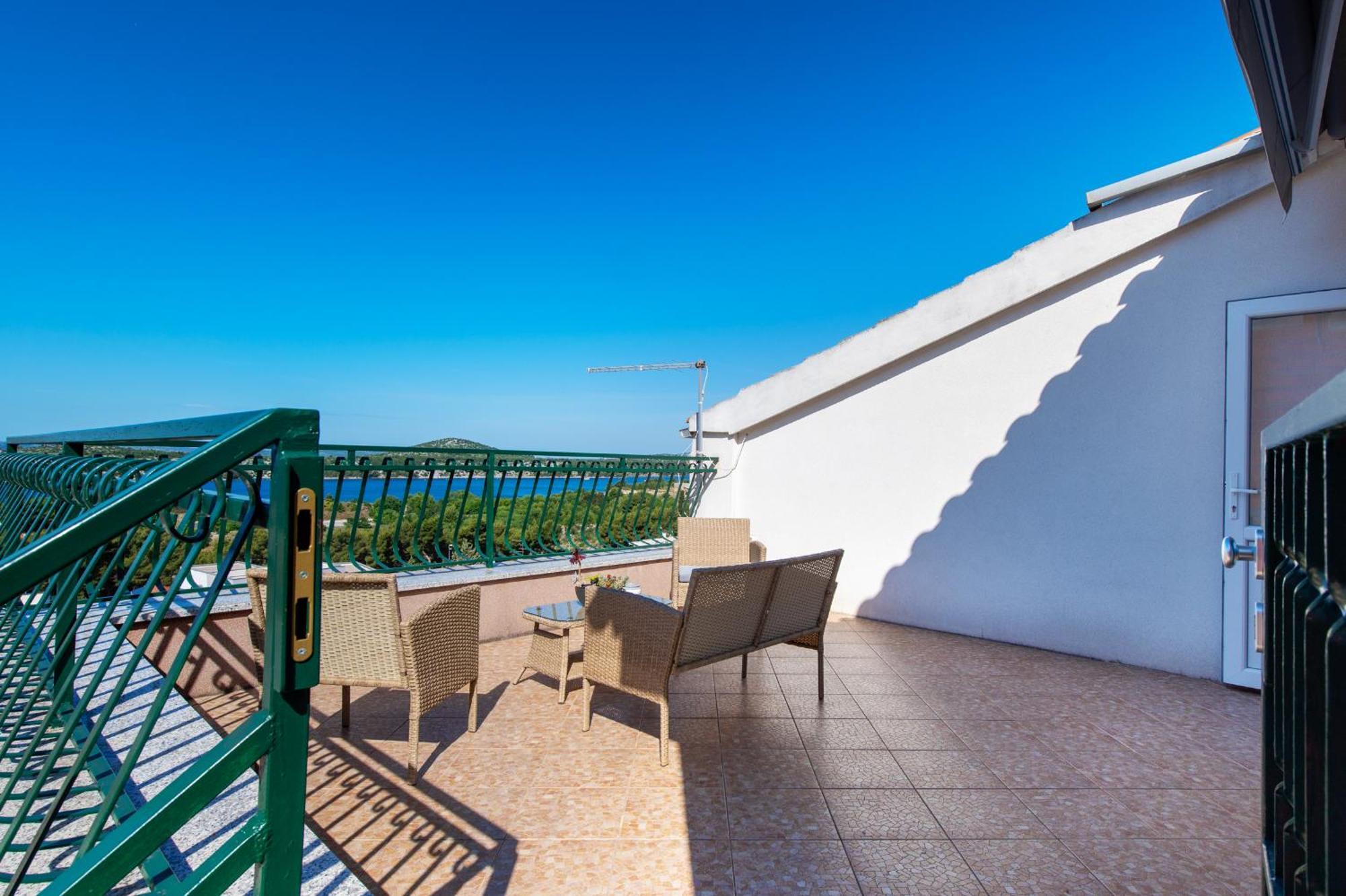 Abi Attic Apartment Šibenik Eksteriør billede